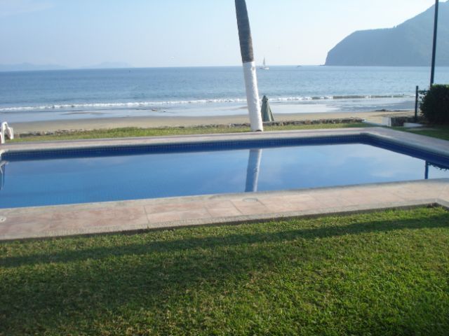 Residencia de lujo, frente al mar, alberca propia para 16 personas
